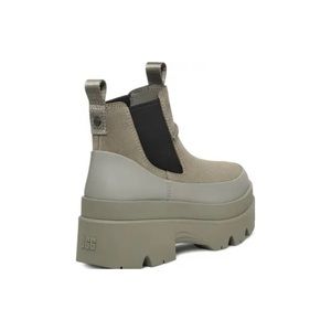 Brisbane Waterproof Chelsea Boot (Women)
UGG® size 9